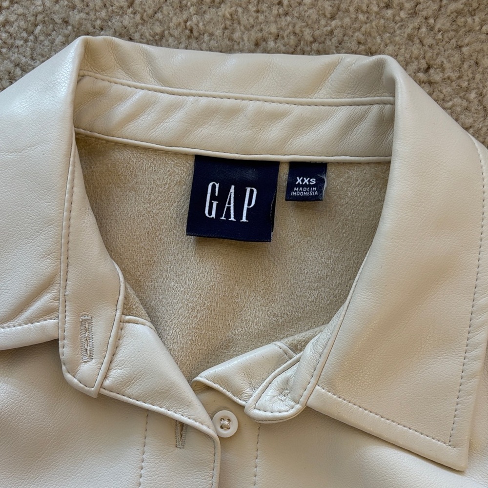 GAP Ivory Button-Up Pleather Ruffle Top - Picture 2 of 6